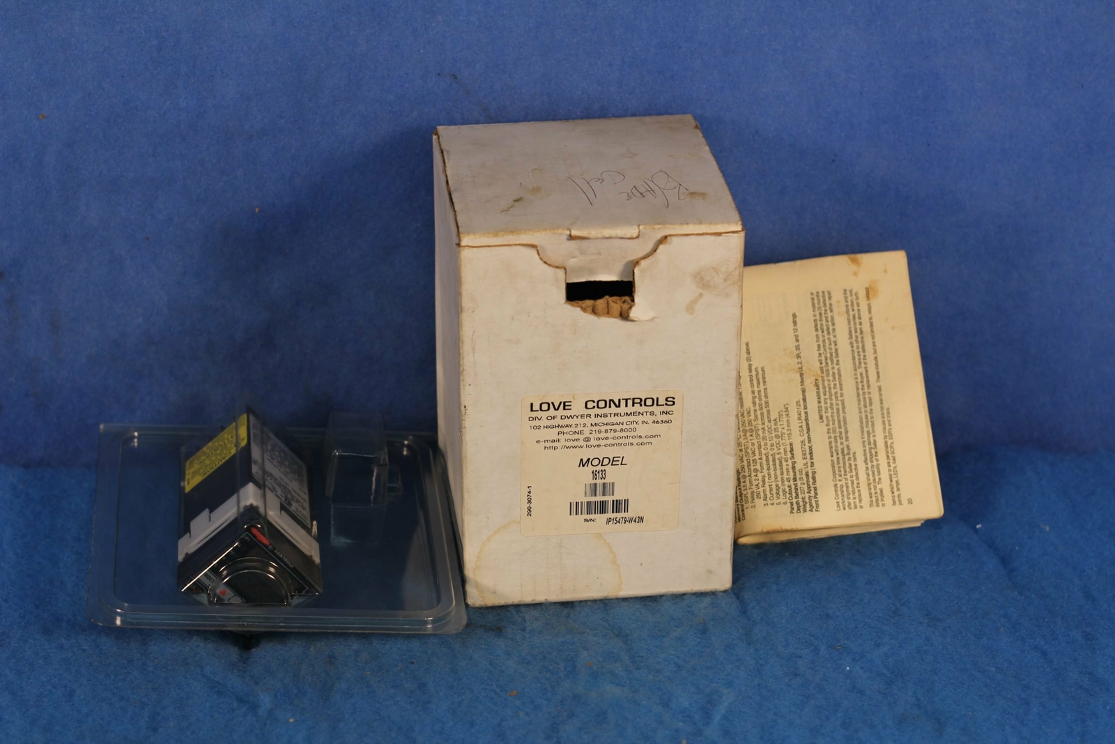 NEW LOVE DWYER 16133 TEMPERATURE CONTROLLER 1 YEAR WARRANTY