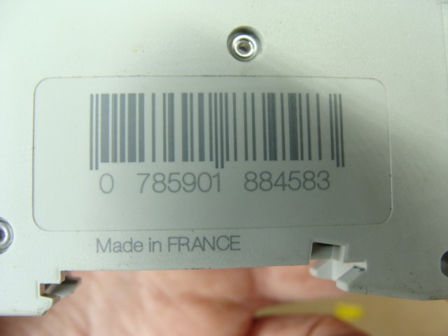 SCHNEIDER CIRCUIT BREAKER B15A C60 MULTI 9 17406 15A 277V