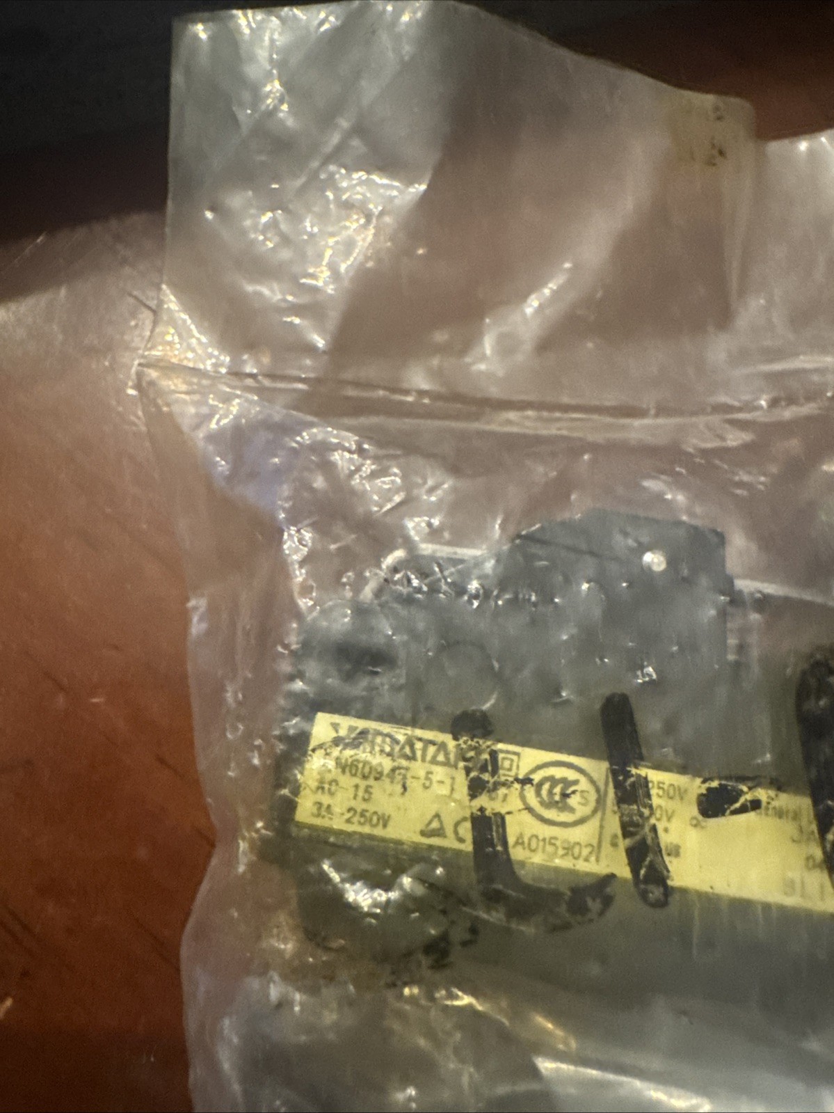 Yamatake EN60947-5-1 IP67 Safety Switch NEW SEALED PKG FAST SHIP