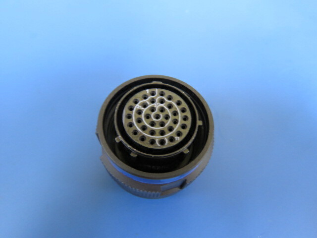SOURIAU D38999/26ZD35SN Qty of 1 per Lot 37 Position Circular Connector Plug
