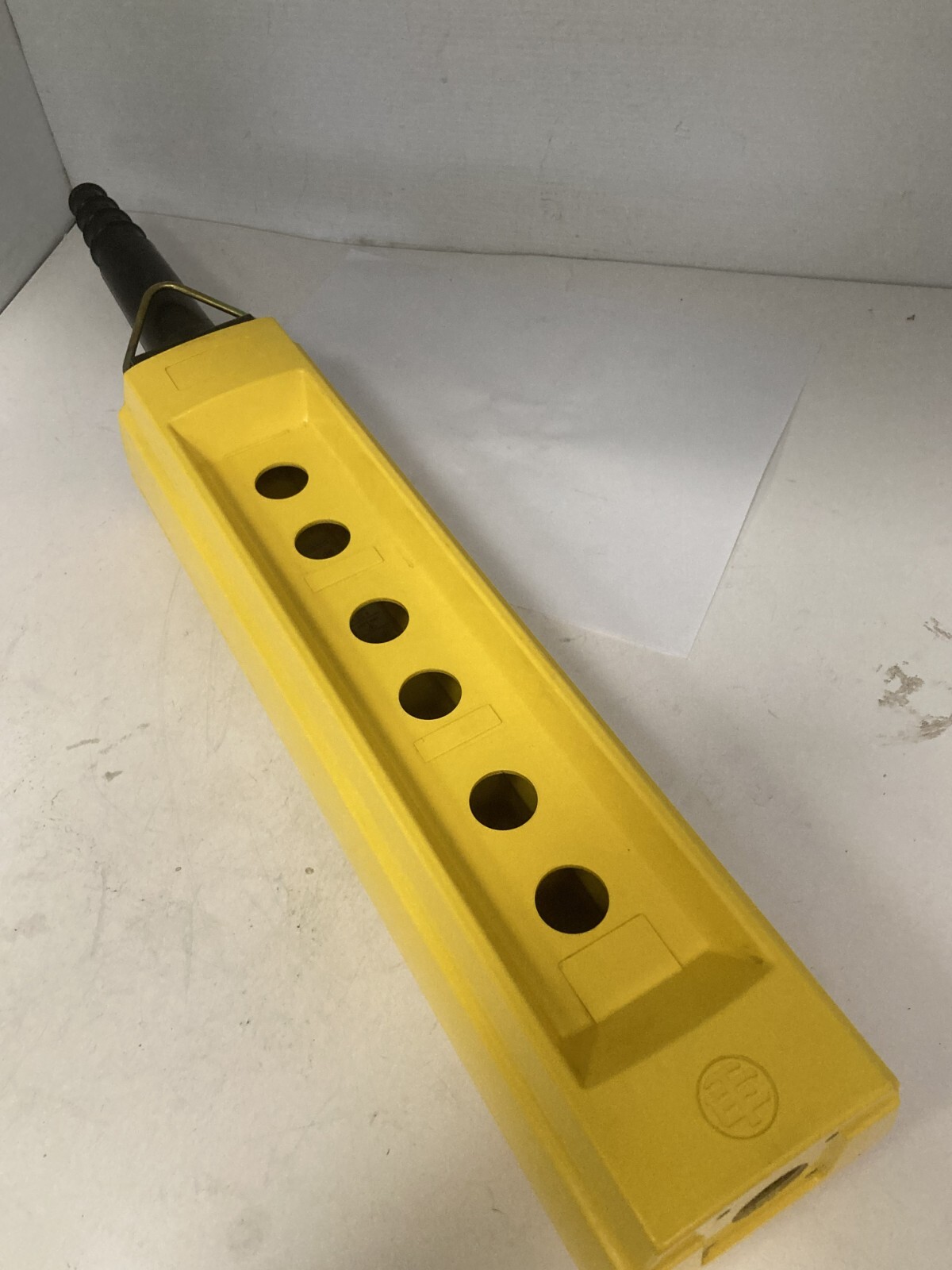 TELEMECANIQUE XAC-B06 PENDANT CONTROL STATION 6 HOLE 500V NNB