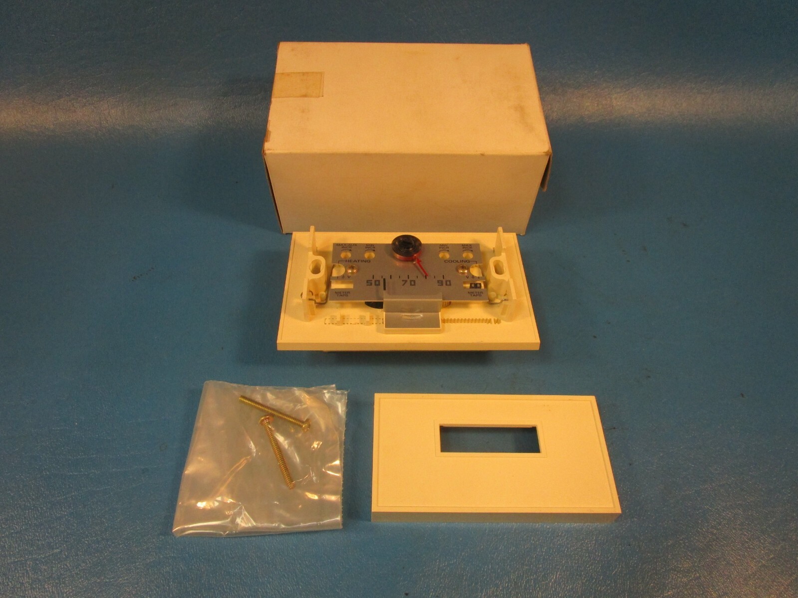 KMC CTE-1101-16 Controls Thermostat