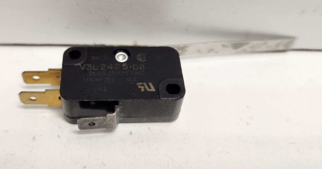 NEW NO BOX! MICRO-SWITCH 5A 250V BASIC LIMIT SWITCH V3L2425-D8
