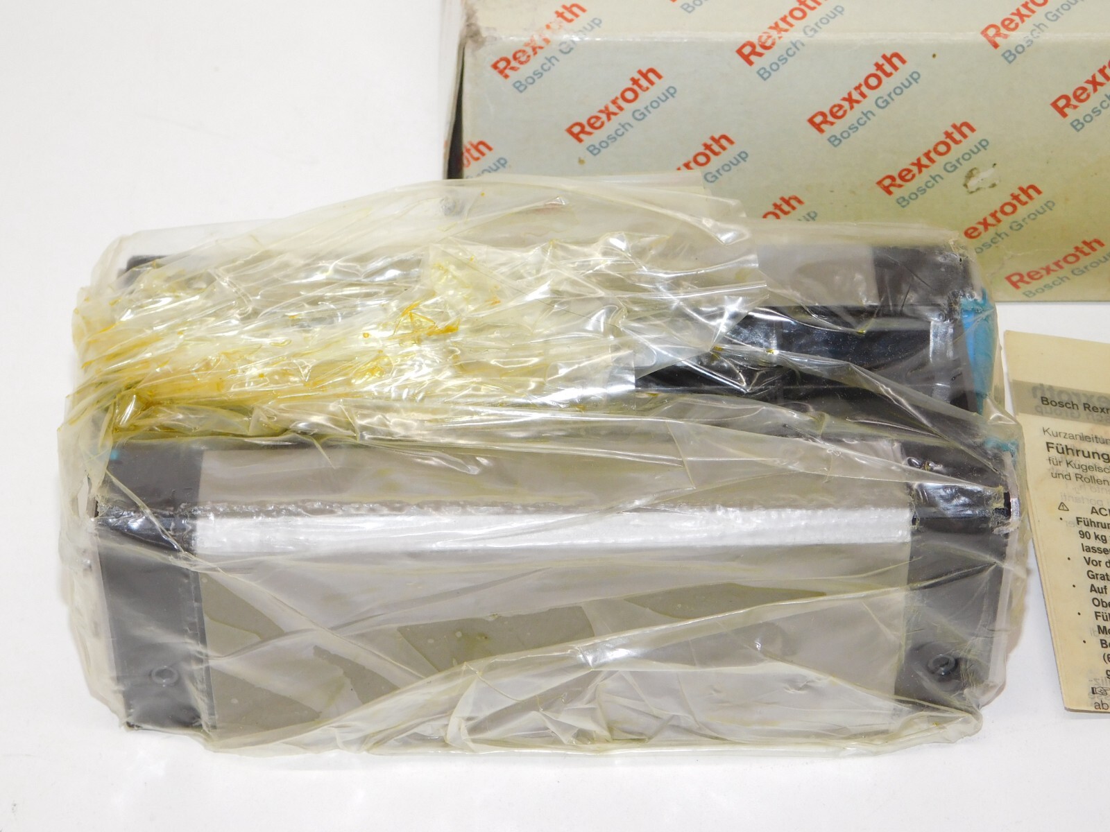 New Bosch Rexroth R182443116 Rail Linear Roller Runner Block Unit in Box Germany