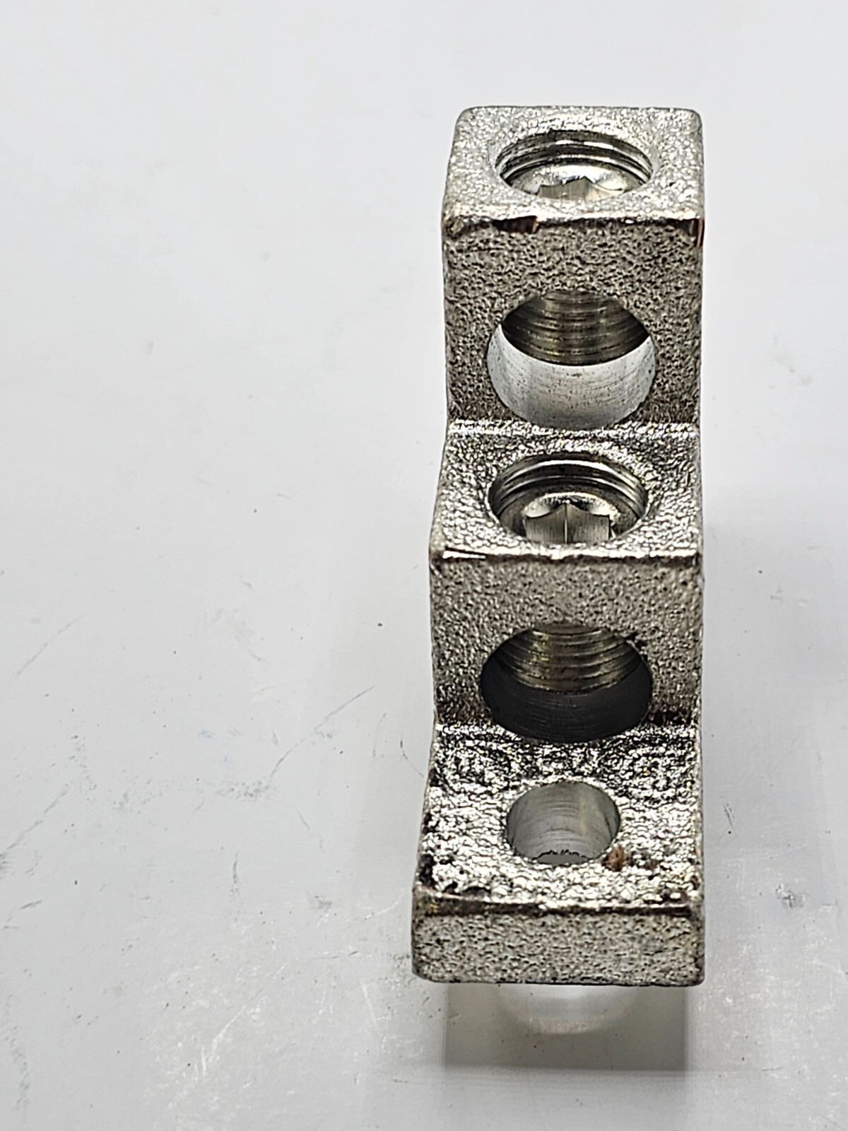 UNION PLATED COPPER 2-SCREW ROUND TERMINAL CHROME FINISH