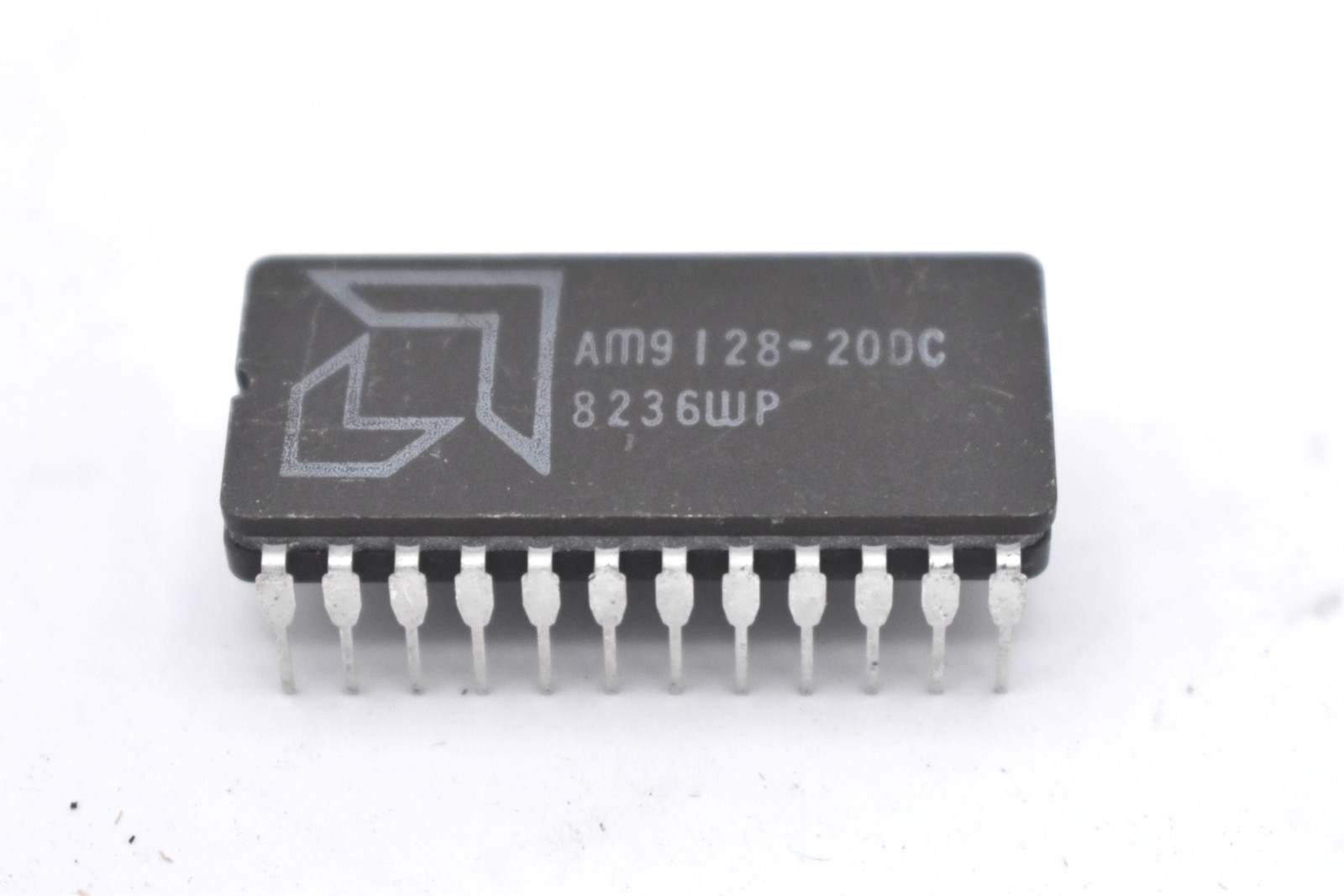 ADVANCED MICRO DEVICES AM9 128-20DC STATIC RAM CERAMIC, DIP-24