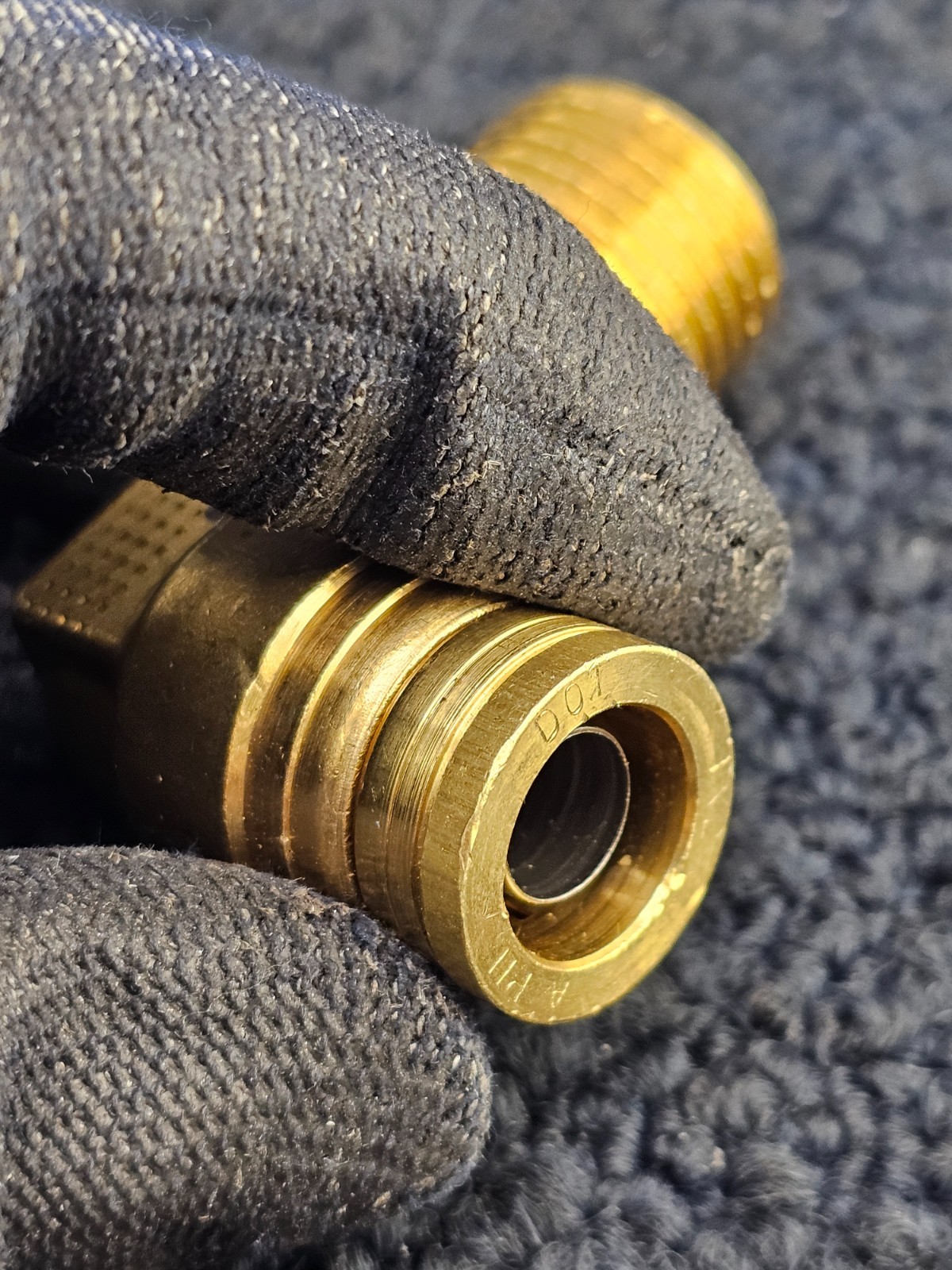 (QTY 2) Parker Tube Fitting Push-to-Connect 90 Degree Elbow