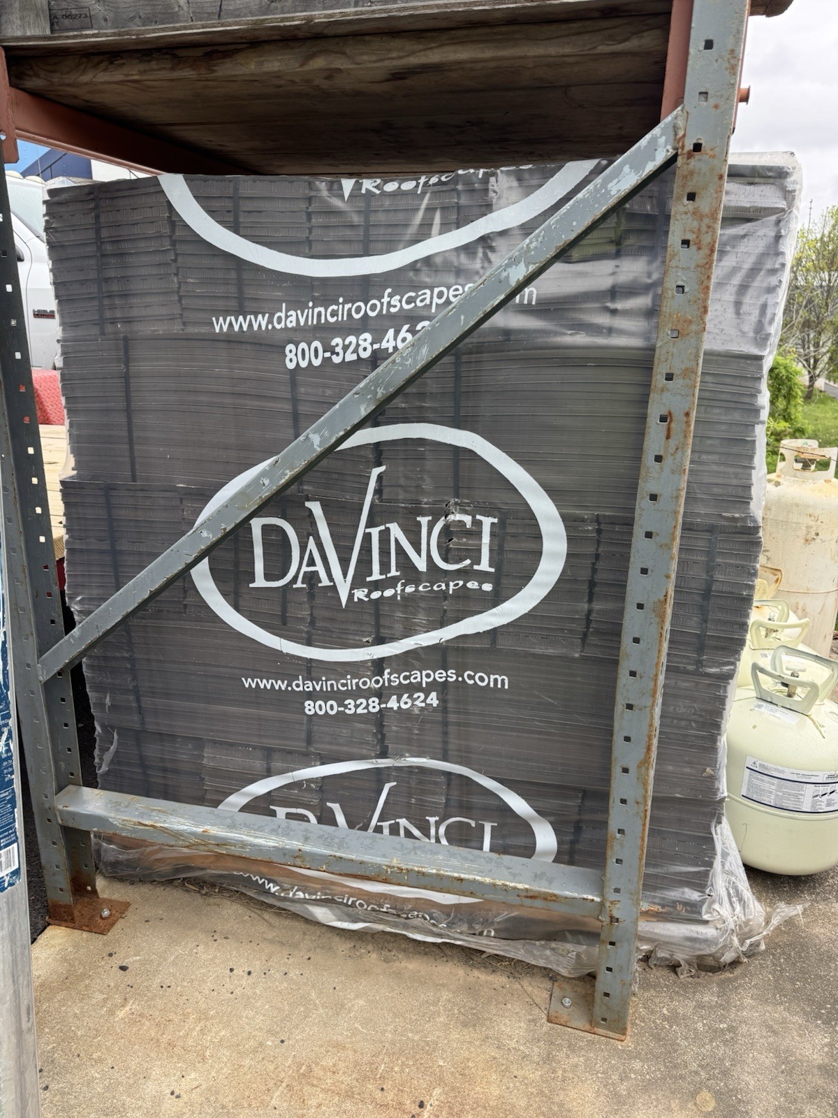 DaVinci Roofscapes Single Width Shakes. 9”X 22” Size. Tahoe Color. 22/Bundle.