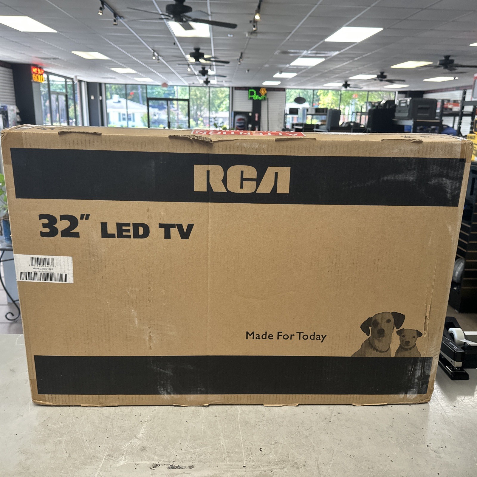 RCA J33CE1220 Commercial HDTV, LED Display, 32” TV *NEW* Free Shipping