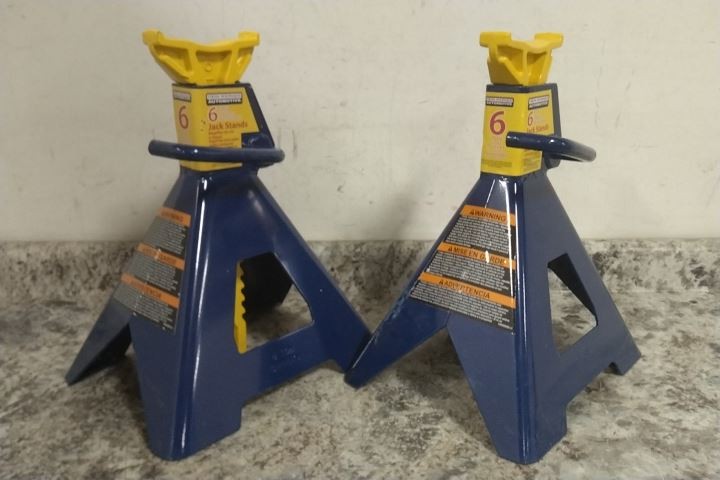 Hein-Werner HW93506 2 Pk 6 Ton Load Cap 25-1/4 In Max Extended H Vehicle Stand