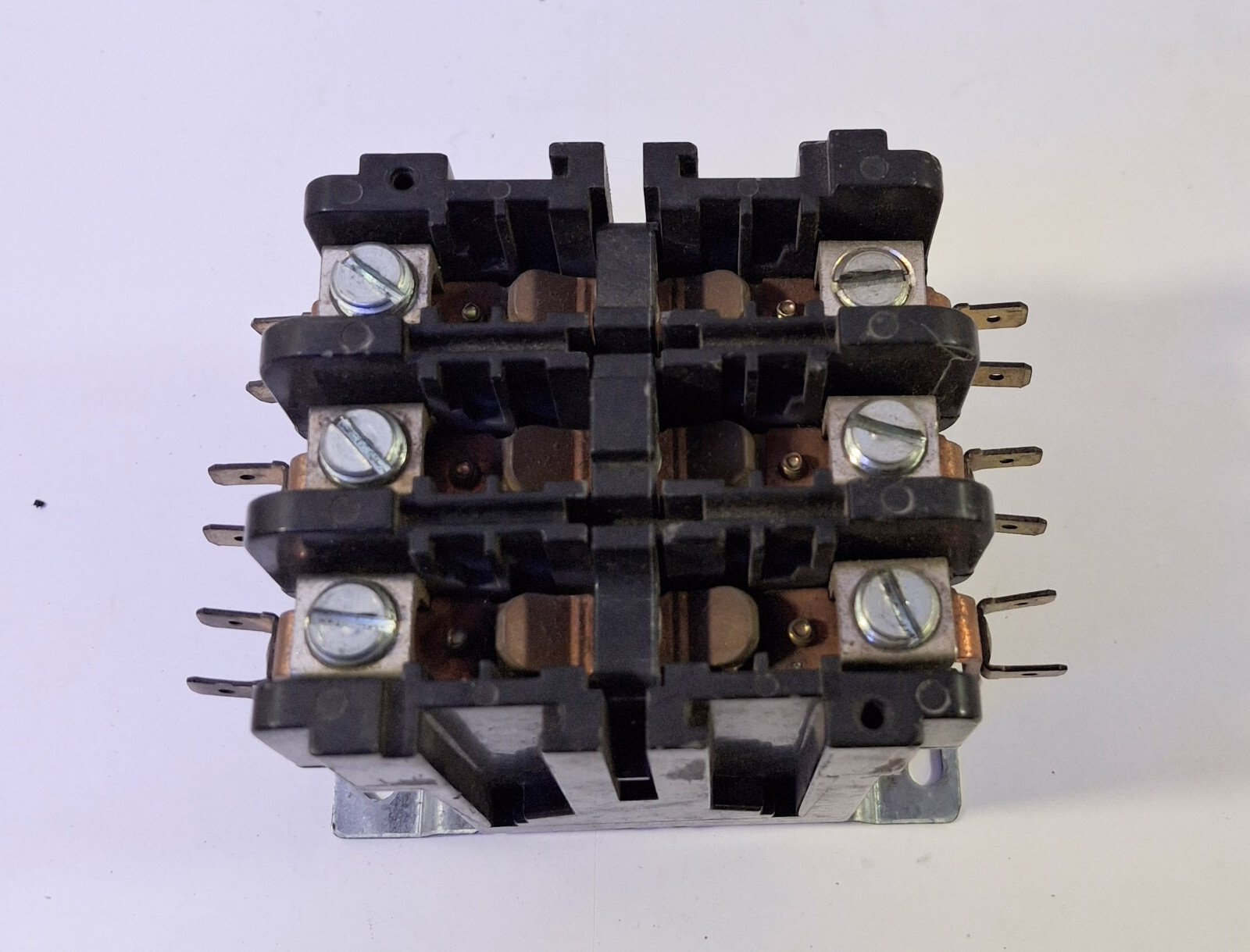 1 NEW HONEYWELL DP3050B 1009 CONTACTOR NNB ***MAKE OFFER***
