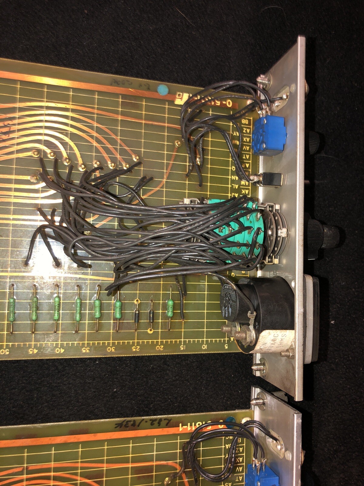 Pair Of 2 RELIANCE TSTB OUTPUT MODULES 0-51811-1 0-51811-1
