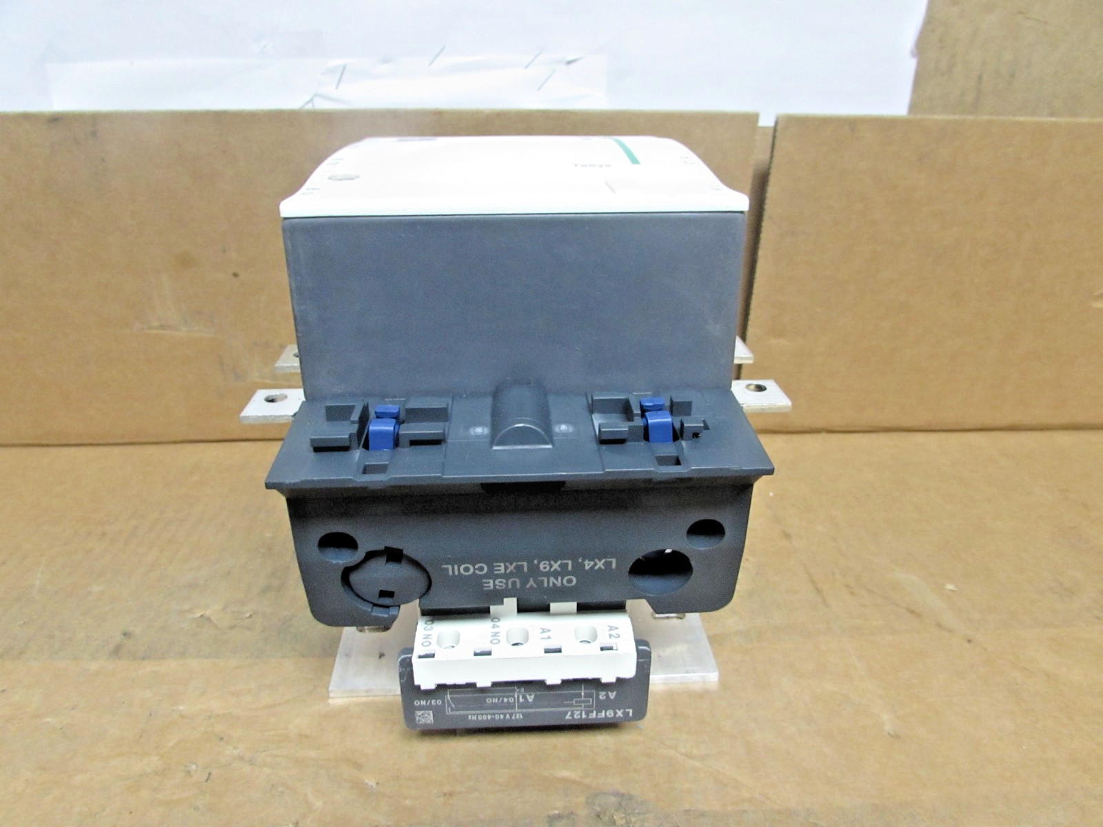 SCHNEIDER LC1F1154G7 4-POLE CONT. 200AMP COIL VOLT:110Vdc ( NEW IN BOX!!!!!!!! )