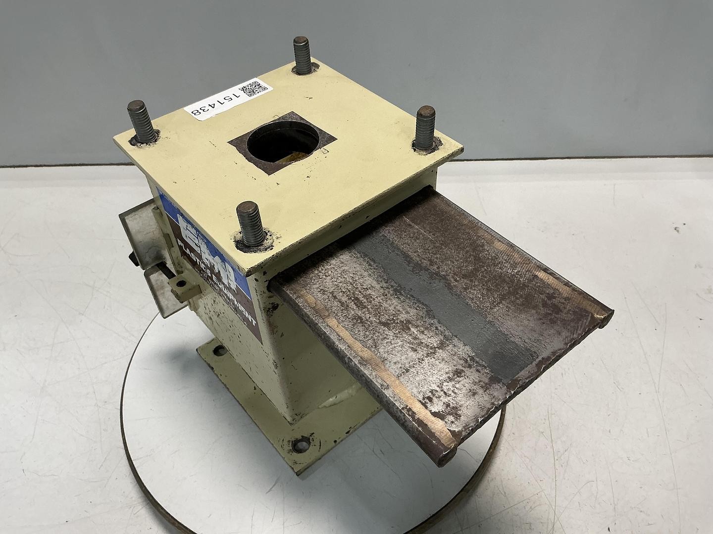 EMI METAL FABRICATING Drawer Magnet USED #151438