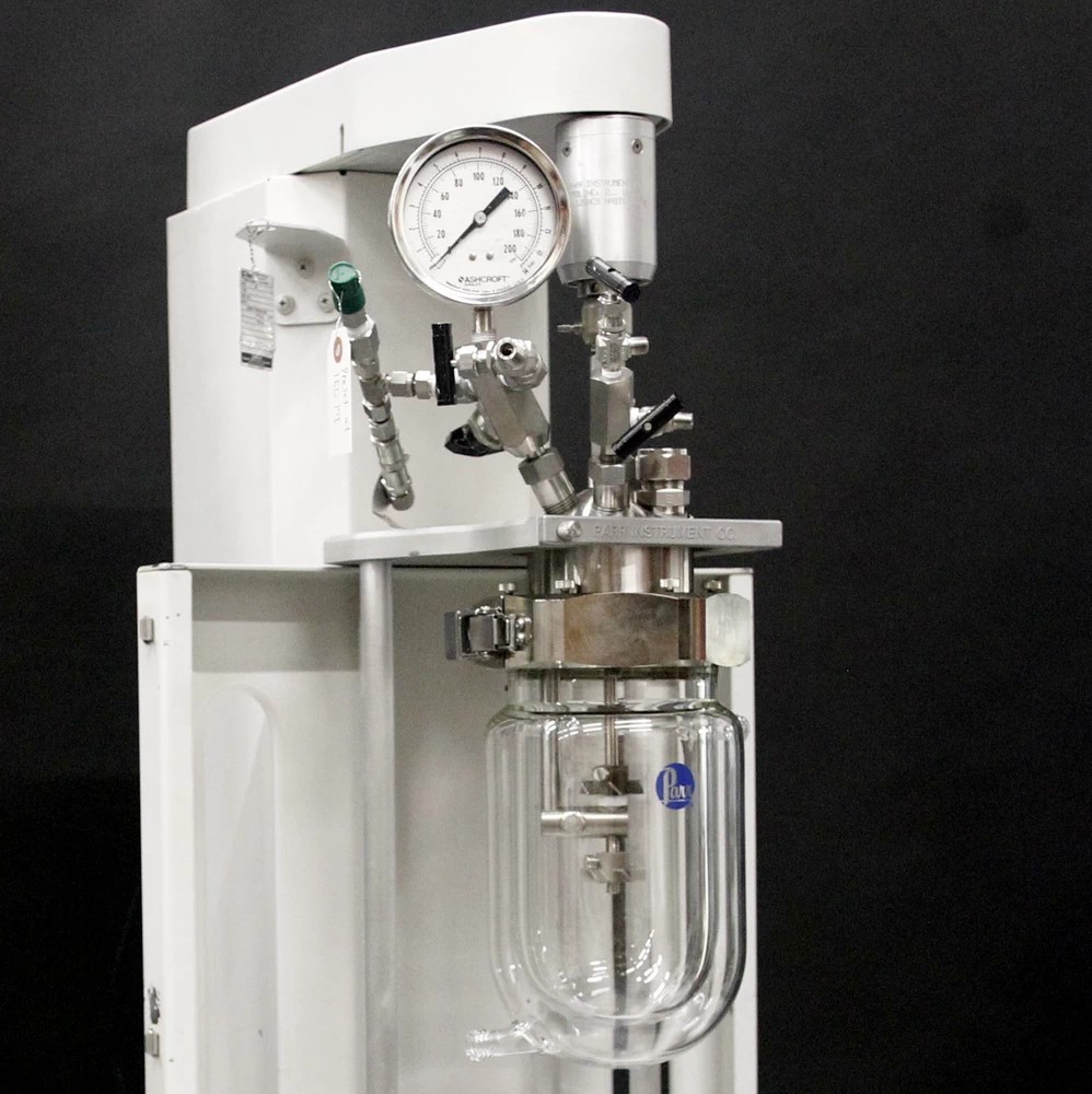 Parr 5111 Glass Reactor Hast C wetted parts with digital motor controller