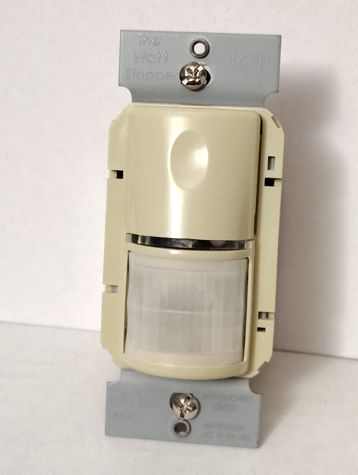 Watt Stopper WS-200-I PIR Automatic Wall Switch 120-277 VAC 60 Hz Ivory Open Box