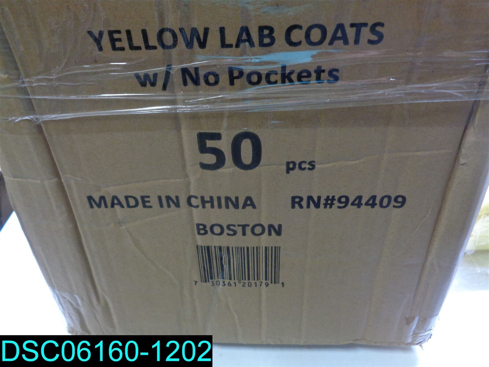 QTY=50: Disposable Lab Coats Polypropylene No Pockets 44″L 730361202798