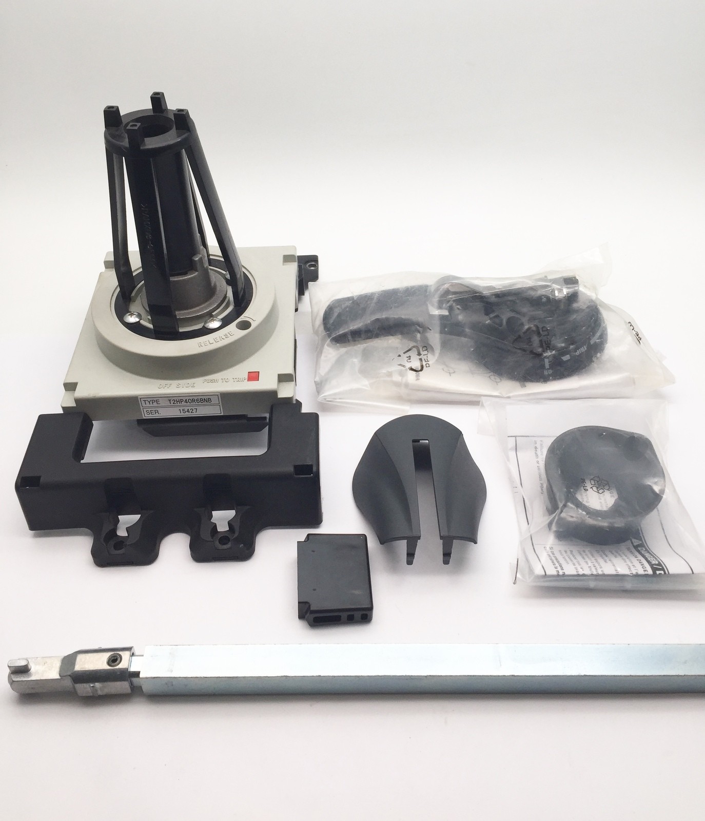 Terasaki TEMBREAK T2HS40R5GM T2HP40R6BNBPS4A Panel Mounted Handle Kit BLACK