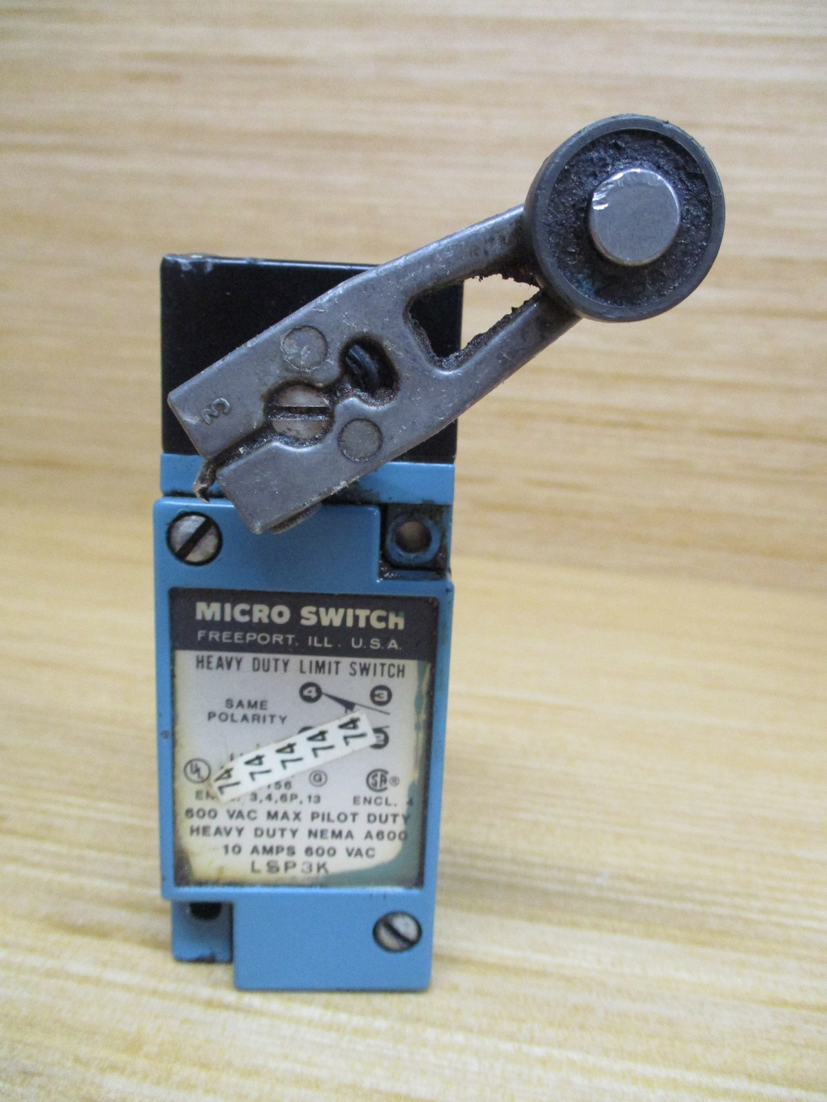 Micro Switch LSP3K Limit Switch W/ Roller Lever