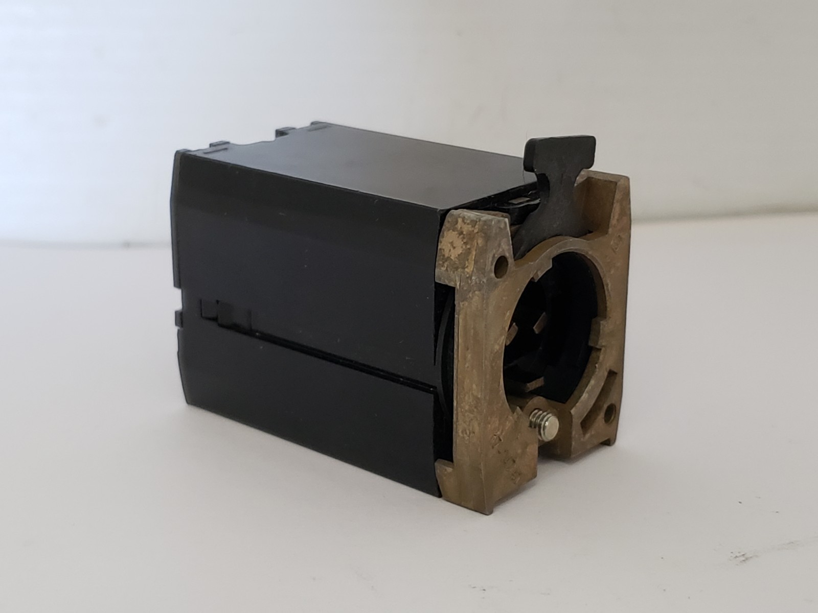 CUTLER HAMMER E22L120N TRANSFORMER UNIT 110/120V 50/60HZ SERIES A1 NNB