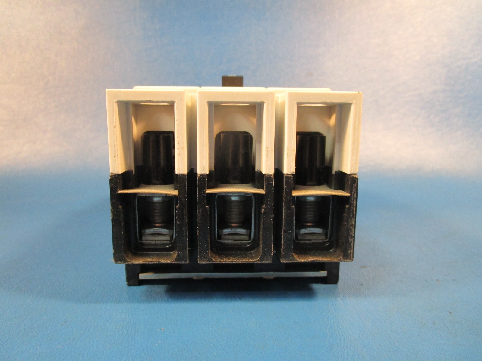 Eaton GI3025, Molded Case Circuit Breaker, Universal, 415 VAC, 25 A, 50/60 Hz