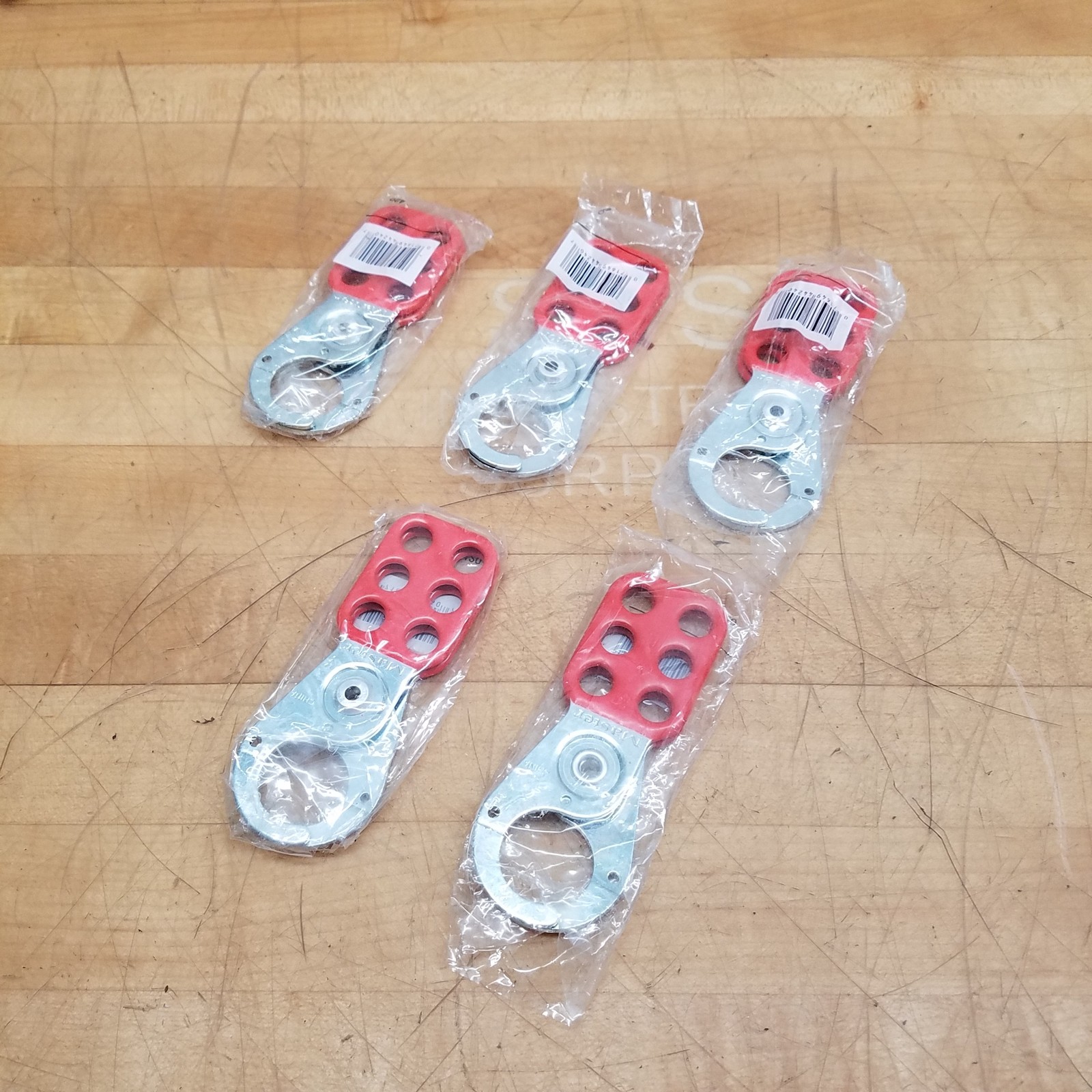 Master Lock 420 Lockout Hasp, 6 Hole – NEW