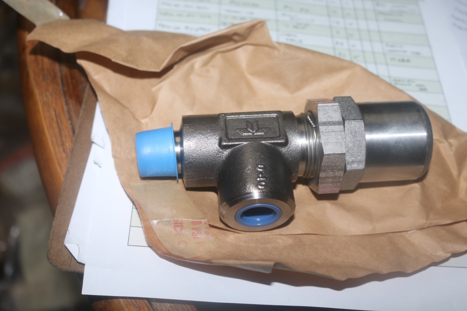 NOS Parker Teledyne Repub. hydraulic pressure relief valve 641B-13-1/2-28