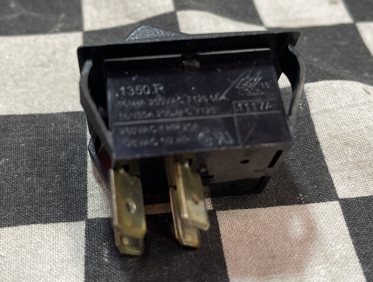 CARLING 1350R, 1117A, Bloomfield 2E-77566 SWITCH ROCKER ON-OFF 125V, LOT OF 38
