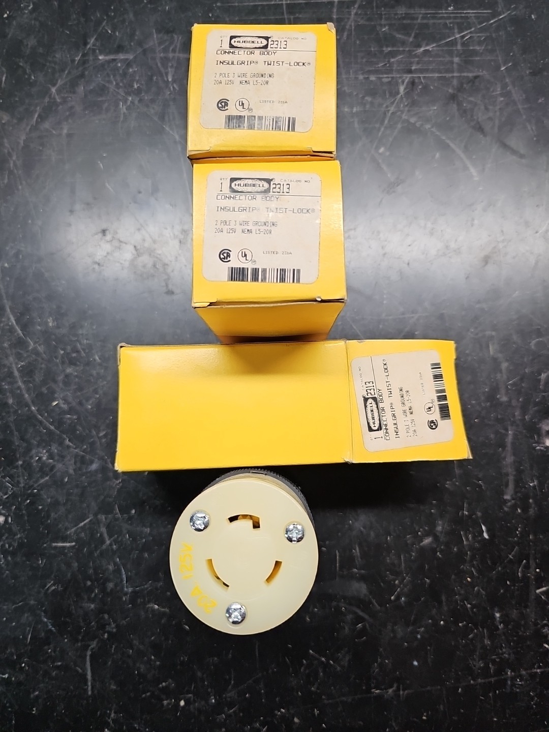 Lot Of 3 HUBBELL HBL2313 TWIST-LOCK CONNECTOR 20A 125V 2P 3W GRND NEMA L5-20R