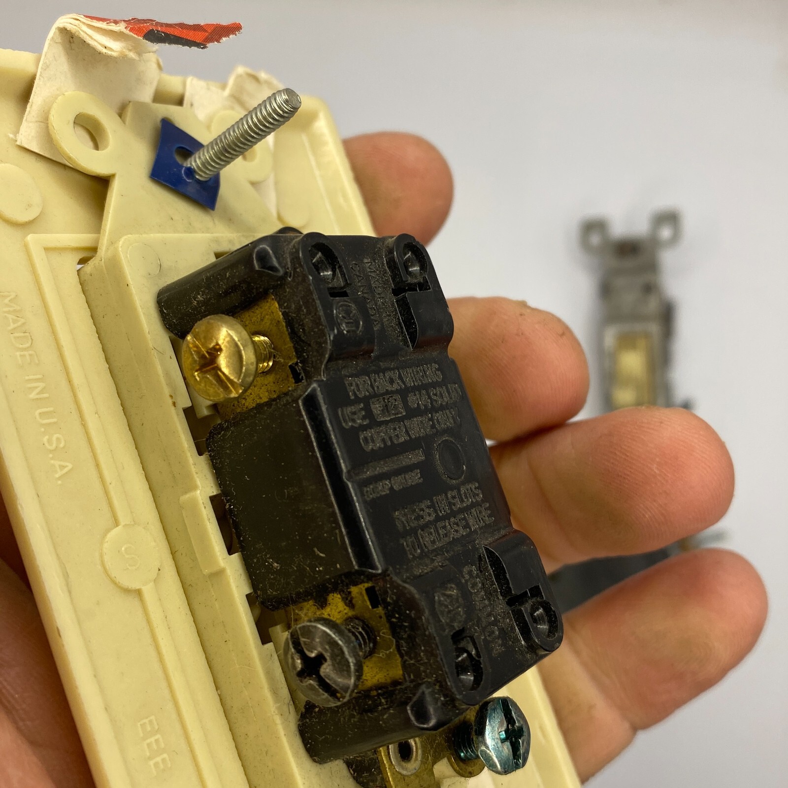 Mixed Leviton(2) Toggle Light Switch 15A-120V,Switch Leviton, Eagle(2)LOT OF 5🔔