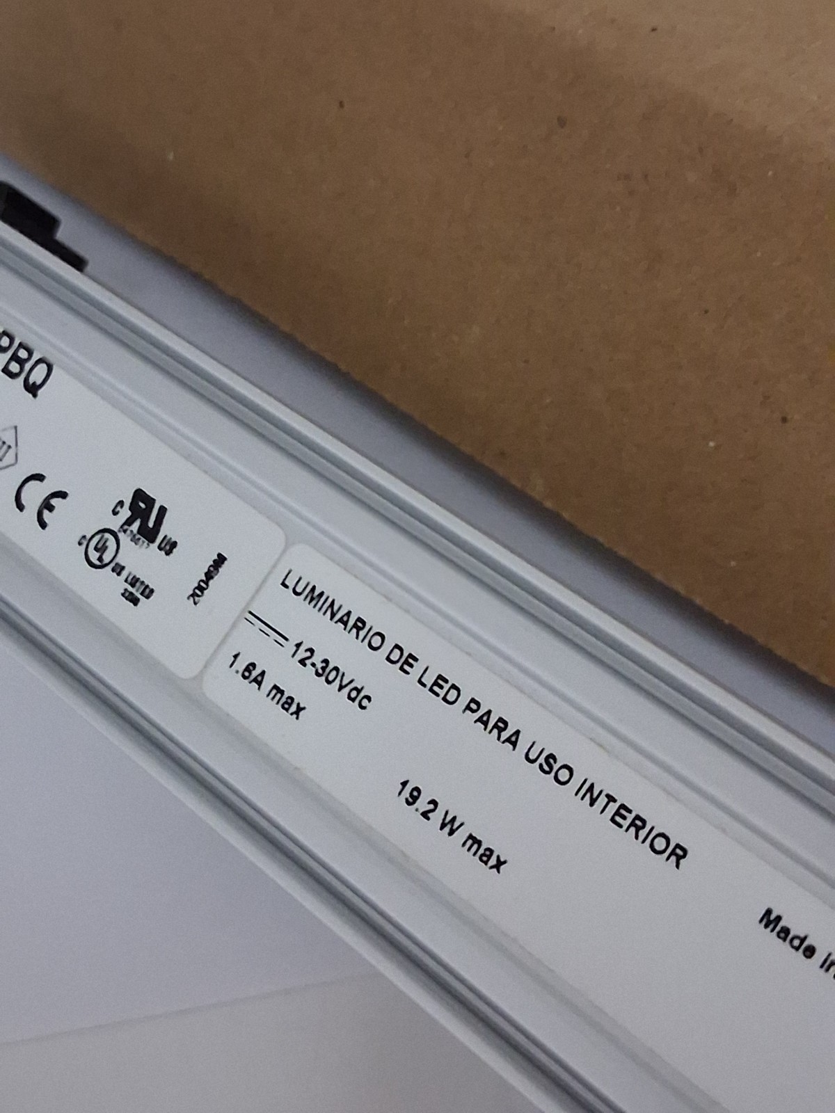 BANNER WLB32C570PBQ WORKSTATION LIGHT BAR ADJ LED 12-30VDC 570MM L WHITE NIB