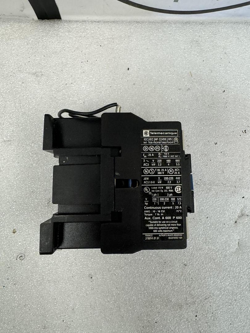 Telemecanique LC2D0901 Reversing Contactor , 120V coil GHA-138-C3