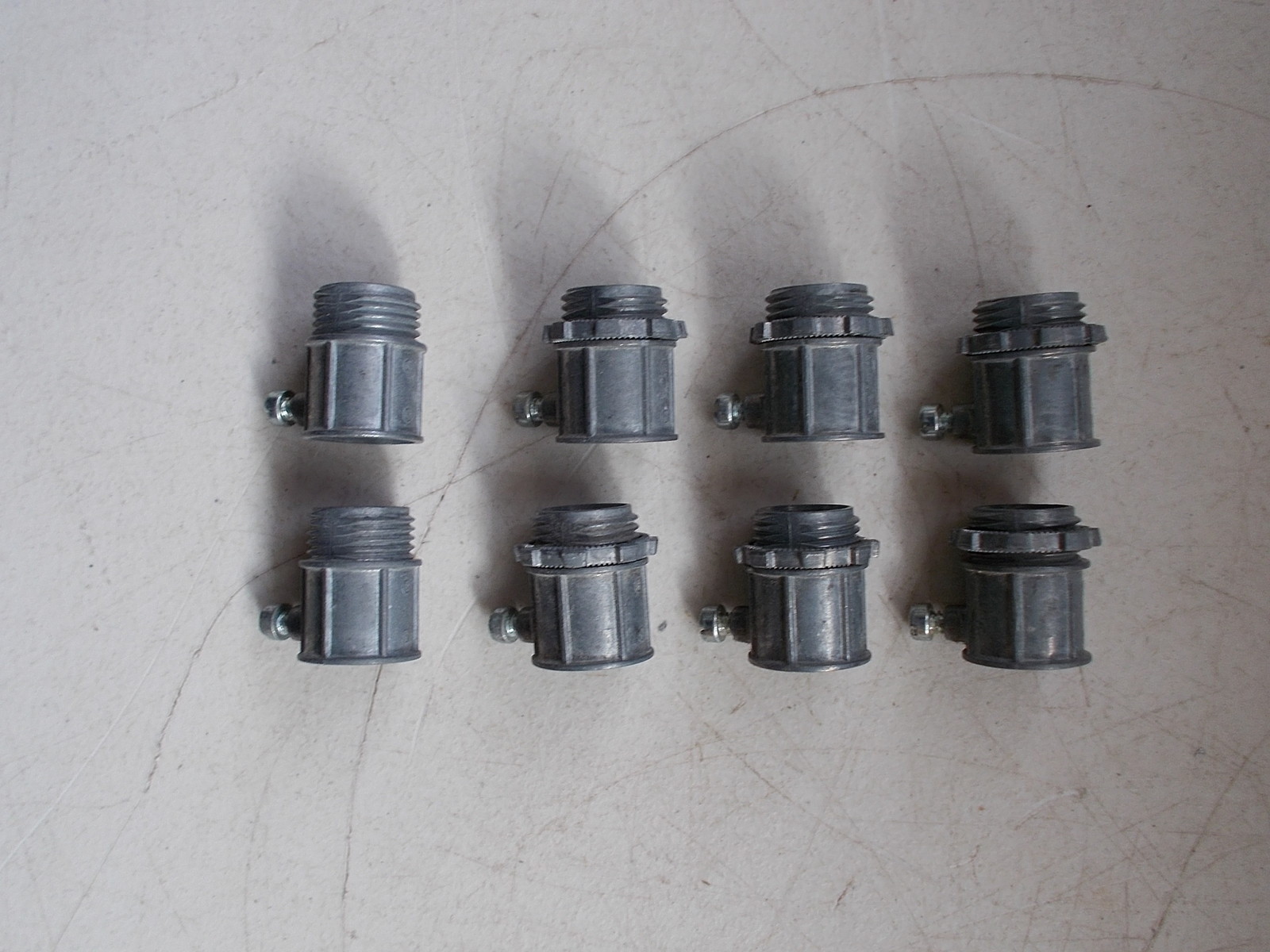 Halex 1201 lot of 8 Set Screw Connectors *FREE SHIPPING*