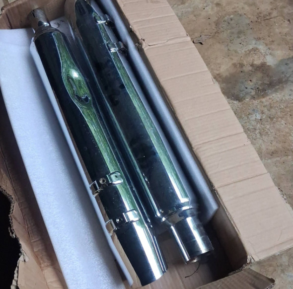OEM Harley-Davidson Touring Exhaust Pipes Muffler-#64900236A, T1746/T1868