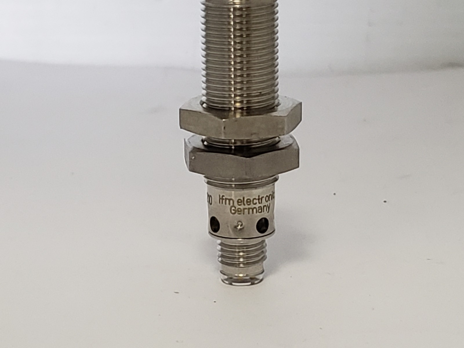 IFM ELECTRONIC IFS210 INDUCTIVE SENSOR PNP N.O. 3 PIN NNB