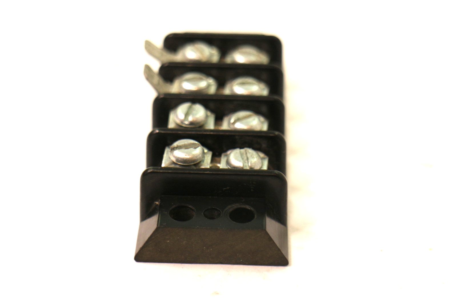 CONN BARRIER STRIP 4CIRC 0.437″ New Open Box