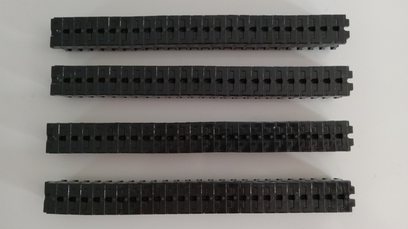 100 PC Buchanan Medium Duty 524 Flat base Sectional Terminal Blocks 300V Max NOS