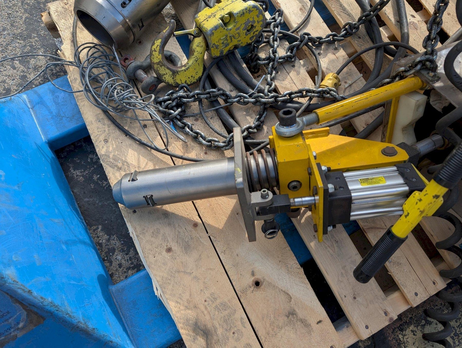 Yale 2-Ton Hoist & Tilt Lock Crane KEL2-107H71/252 | 4000 lb Cap | 460V 3PH | LS