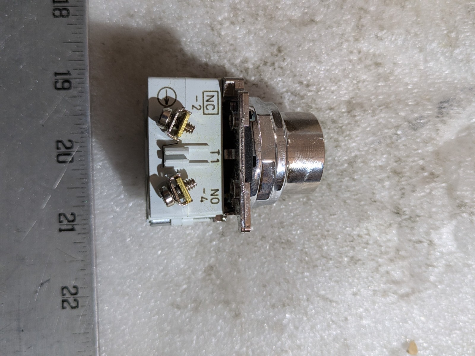 EATON 10250T103-11 PUSHBUTTON OPER STD BUTTON GREEN SERIES W/2NO-2NC BLOCKS E34