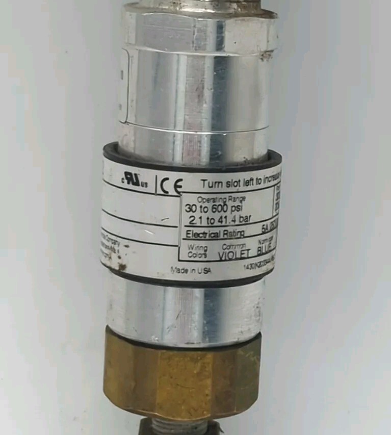 UNITED ELECTRIC 10-C12 30-600PSI 21-41.4 5A 250VAC