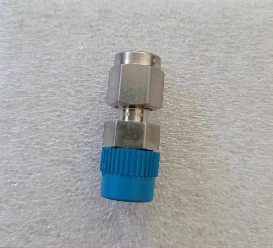 SS-200-1-2 SS-200-1-2SA SWAGELOK MALE SS CONNECTOR 1/8″ NEW BOX OF 14 PIECES