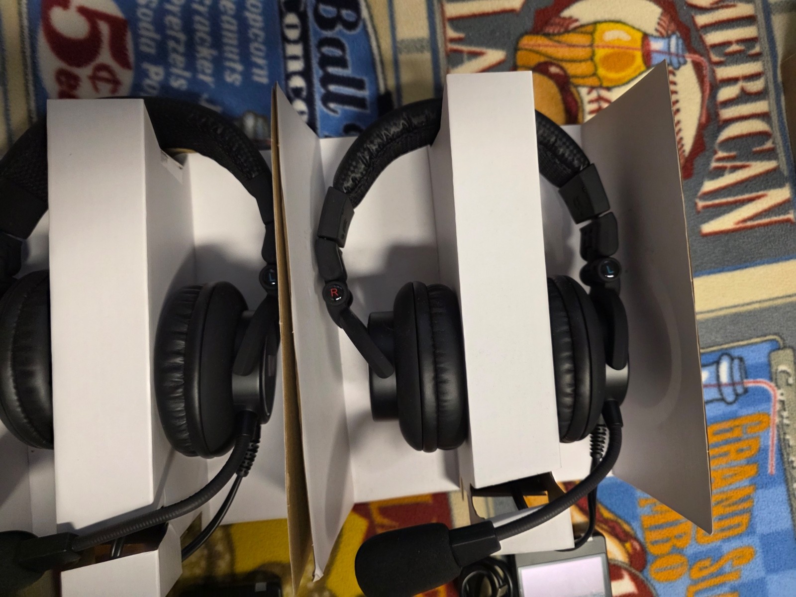 William AV Brand New 3 MIC 158 Headset & 3 DLT 400 Digi-Wave Personal Comm sys