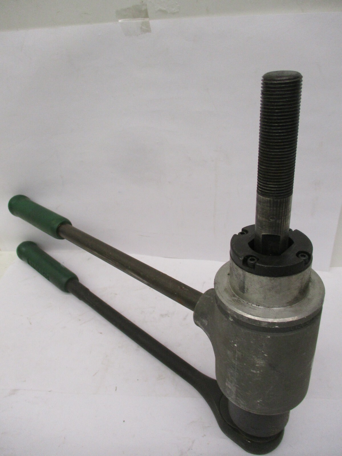 Greenlee 1904 Knockout Driver Max. Cap. 2″ Conduit 10 Gauge Mild Steel A3599DH