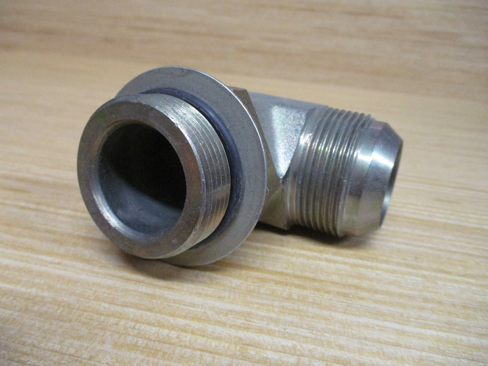 Weatherhead C5515X20 Eaton 37°Flare JIC 90°Elbow