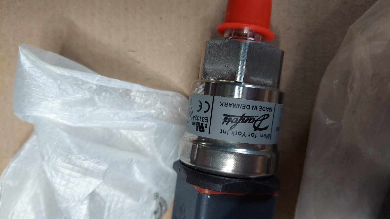 New Frick 913A0124H01 Danfoss 060G3591 York AKS3050 Pressure Transmitter