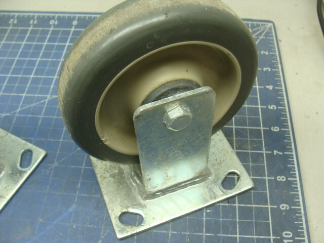 SET OF 4 JARVIS 5″ X 1-1/4″ CASTERS (2) STATIONARY & (2) SWIVEL LOT OF 2 (8 CA)