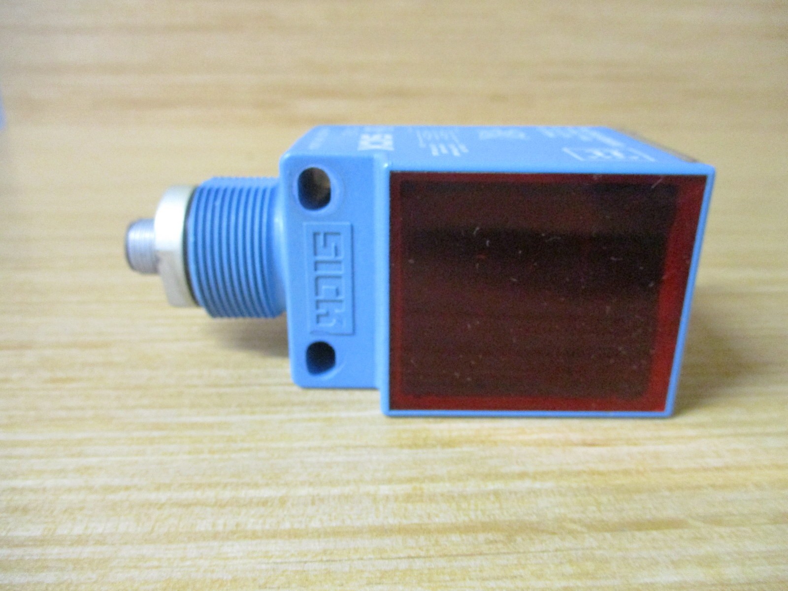 Sick WL2000-B5300 Photoelectric Sensor WL2000B5300 W/O Nut