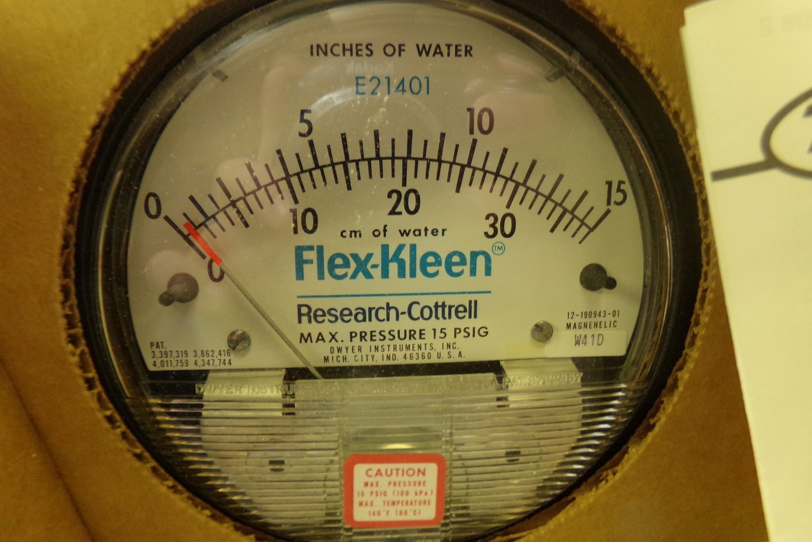NEW Magnehelic Differential Pressure Gauge 9-0205 *FREE SHIPPING*