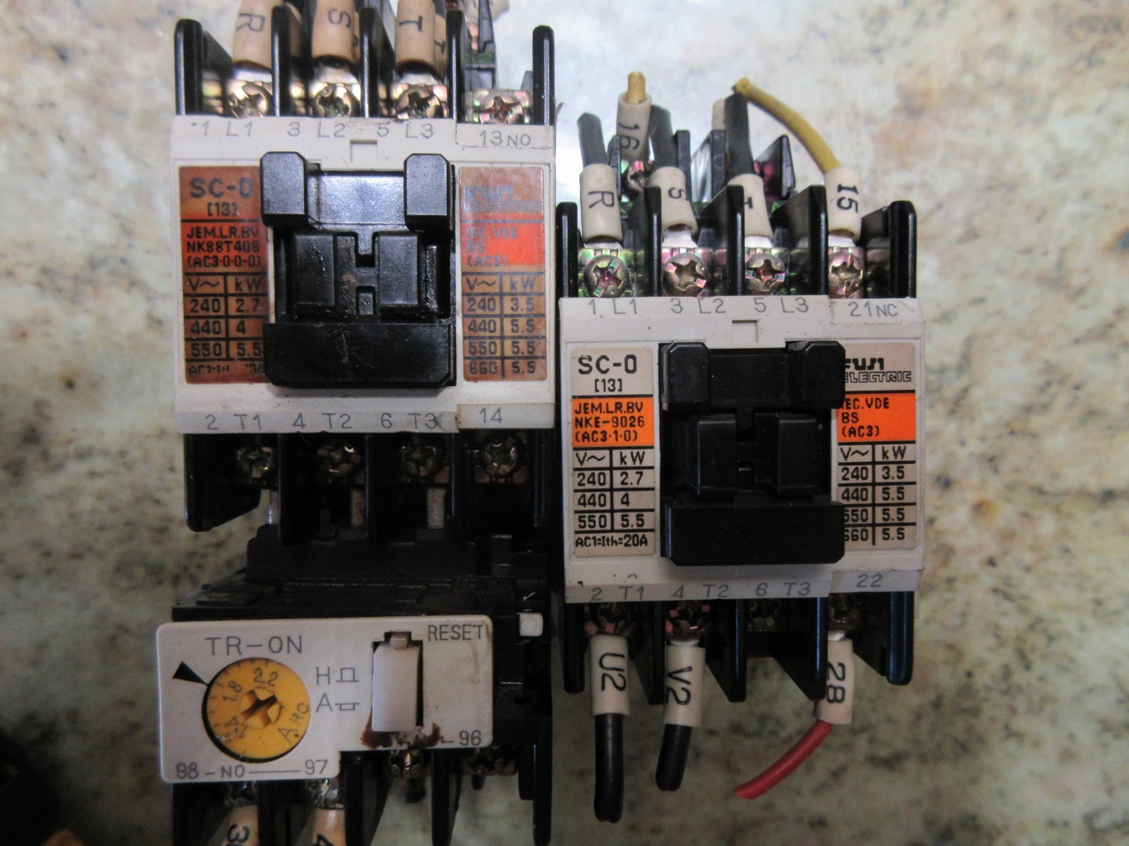 FUJI AUTO BREAKER CAT.NO.4NC0F0 TYPE SC-0 [13] A2 LOT OF 2 MIGHTY COMET VMC-500