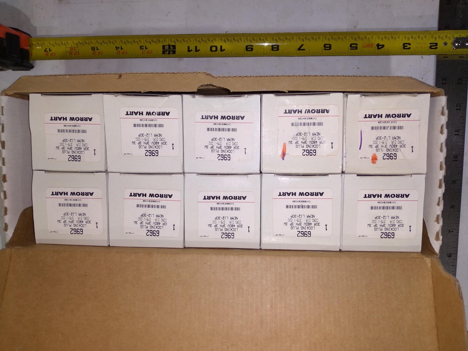 COOPER ARROW HART 6962 LOCKING PLUG 30A 480V 3PH 3P 3W ’10 IN BOX’